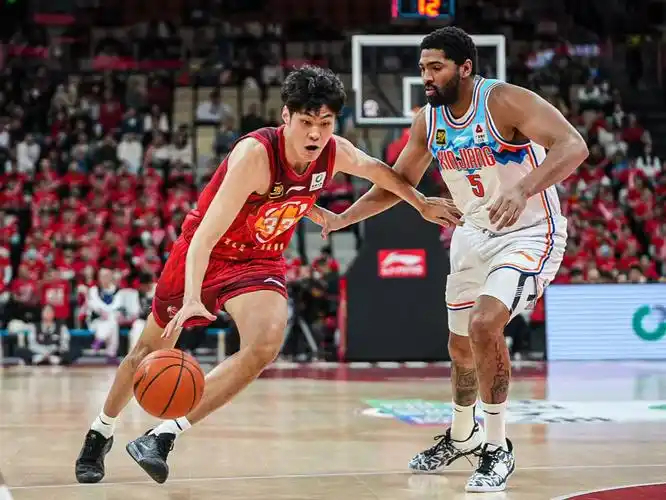 王浩然32分逆转广厦展现锋线统治力