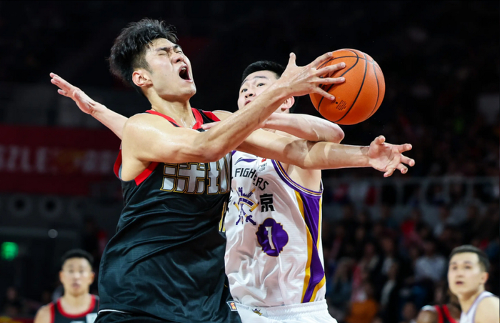 王浩然32分逆转广厦展现锋线统治力