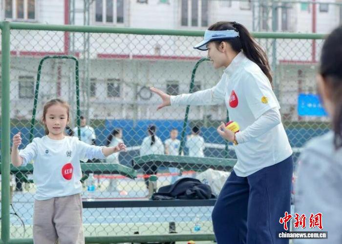 粤港澳大湾区青少年网球培训湛江站开营仪式正