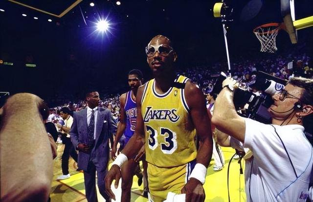 詹姆斯冲击历史胜场王 贾巴尔纪录面临终结