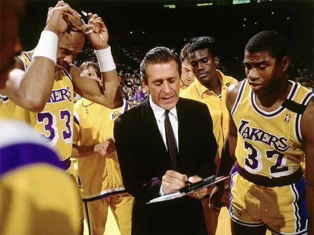 詹姆斯冲击历史胜场王 贾巴尔纪录面临终结