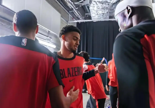 吕佩尔灰熊数据爆发砍三双成队史第三人