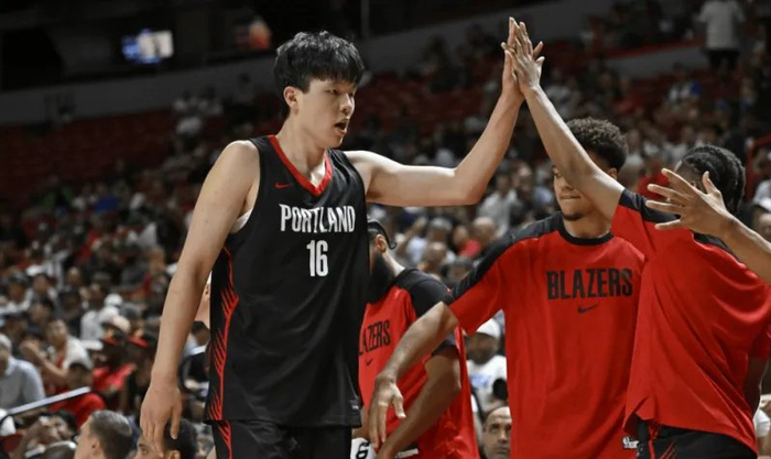 吕佩尔灰熊数据爆发砍三双成队史第三人